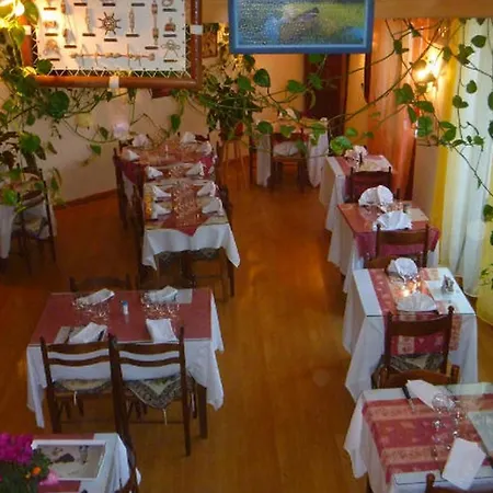 Bistrot De Pays אורחן Saint-Germain-du-Bel-Air
